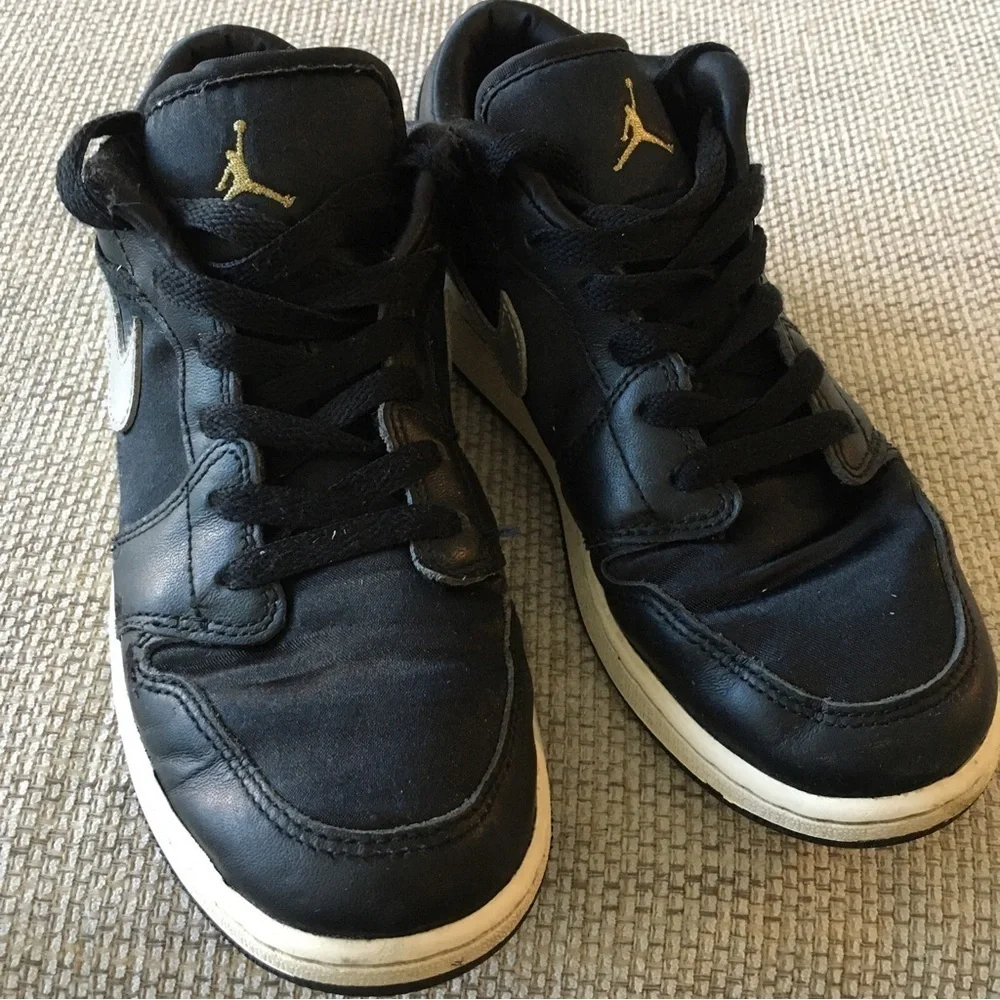 Nike Jordan Air 1 Size 5.5Y Sneakers